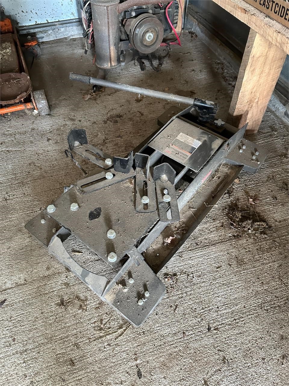 Pittsburgh 800LB Low Lift Transmission Jack