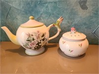 Hummingbird Teapot & Floral Potpourri jar. Dining