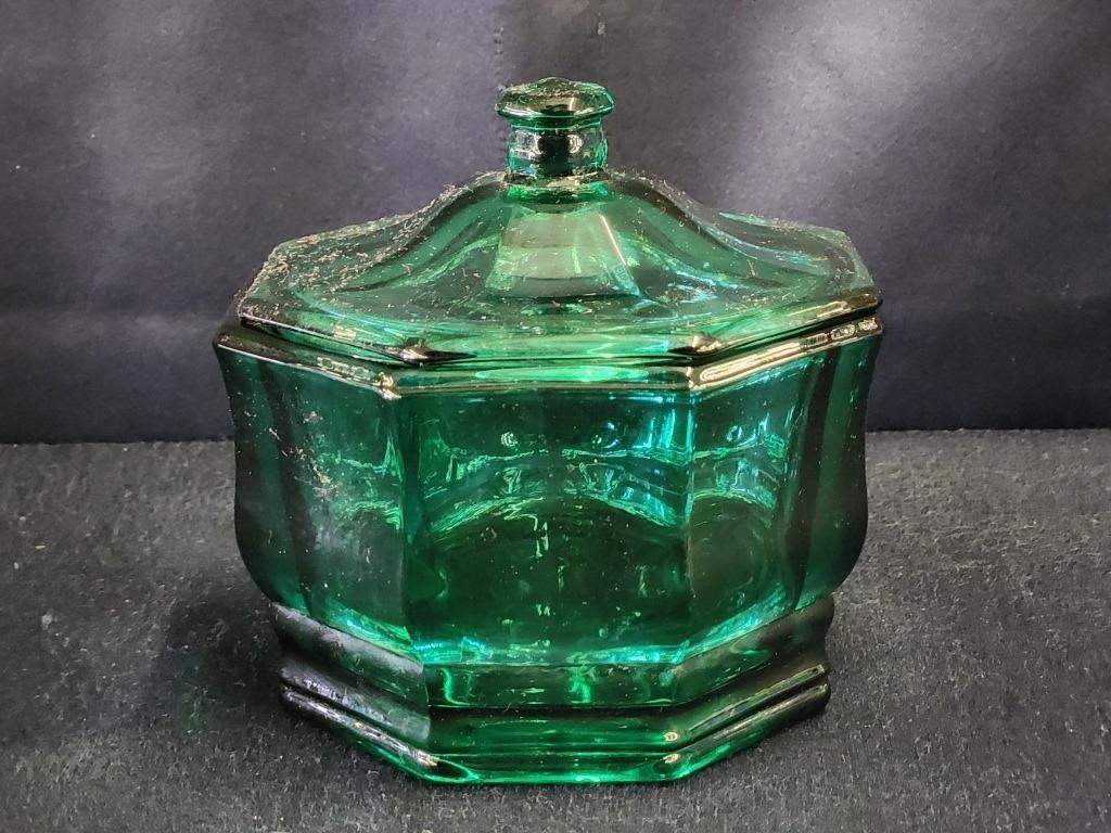 INDIANA GLASS GREEN LIDDED OCTAGON CANDY DISH