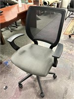 OSP MESH BACK TASK CHAIR, PNEU.