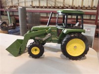 JD Toy Tractor w/ Loader