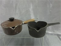 Vintage Cast Iron Melting Pots w/Spouts (1 Enamel)
