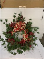 Large wreath with red berries & Pincones
