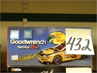 1/24 Action NASCAR Dale Earnhardt #3 GM -