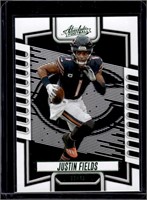 Justin Fields Green Parallel 2023 Panini Absolute
