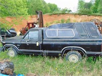 1983 Ford F-150 with Topper