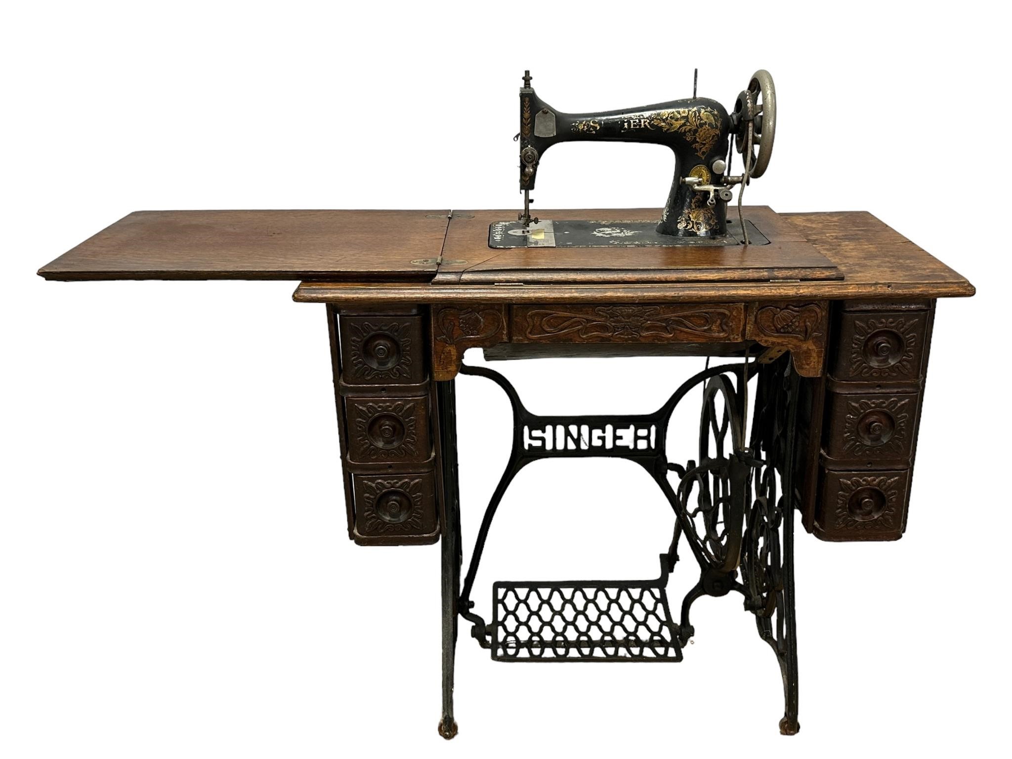 Antique 1903 Singer Treadle Sewing Machine Cabinet