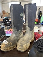 The original muck boot company work boots size 8