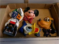 3 plastic Disney decor and magnetic clips