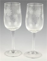 PAIR CORDIAL GLASSES WITH REPEATING DAISY PATTERN