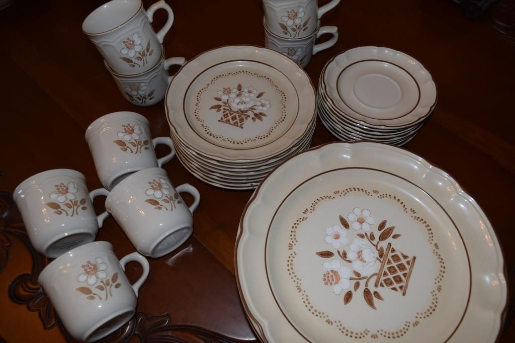 Cumberland Mayblossom 8 pc Set of Dishes