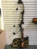 COMPOUND BOW, QUIVER OF ARROWS & CARRY CASE