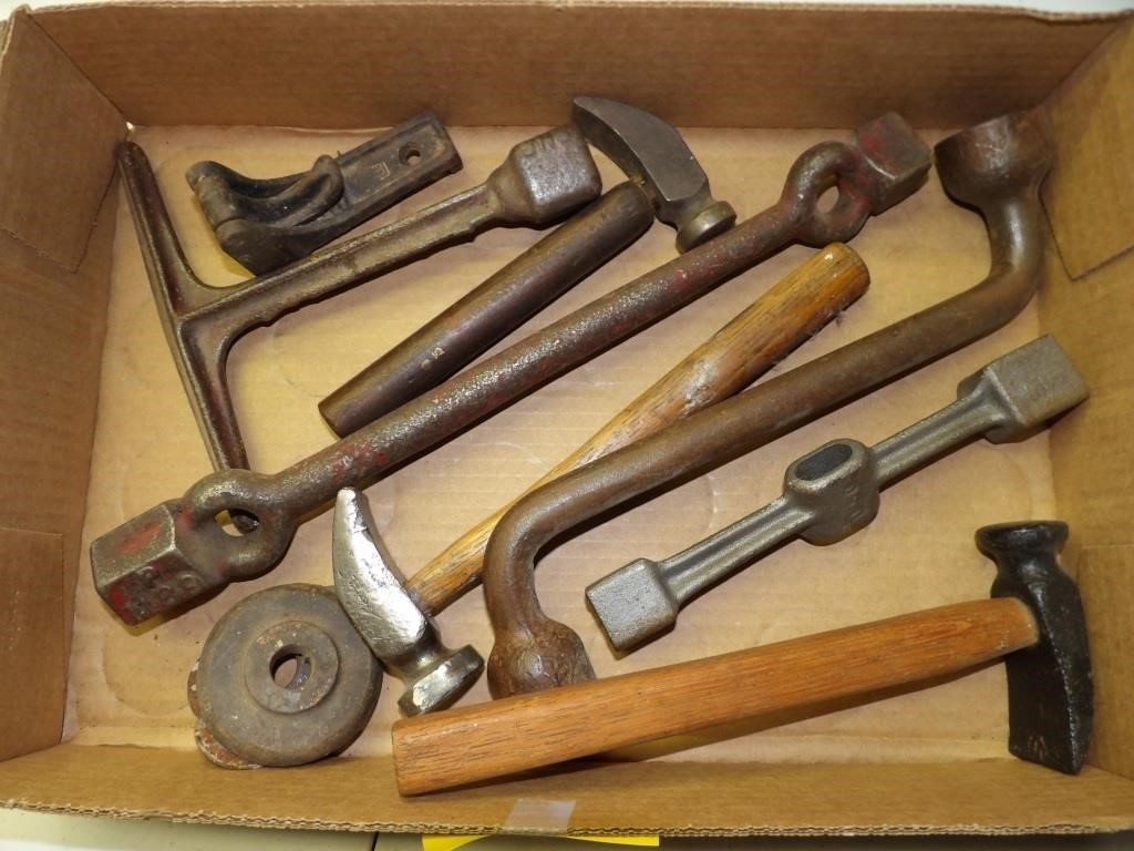 ,Estate,Farm trac & equip,tools.Antiques,Gas Engines 50+toy