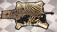 Zebra floor pelt