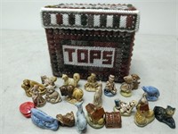 50 wade tea figurines in knitted box