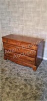 Vintage Lea Furniture 3 drawer dresser, excellent