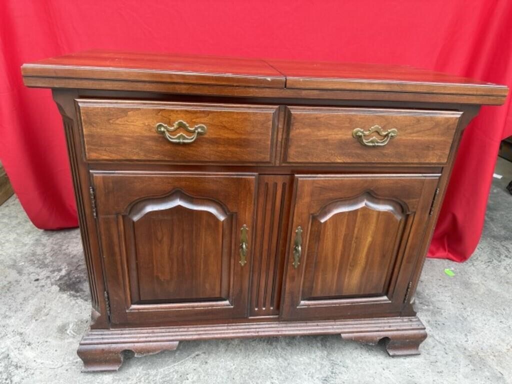 Thomasville Buffet 33inX40inX18in & 80in when