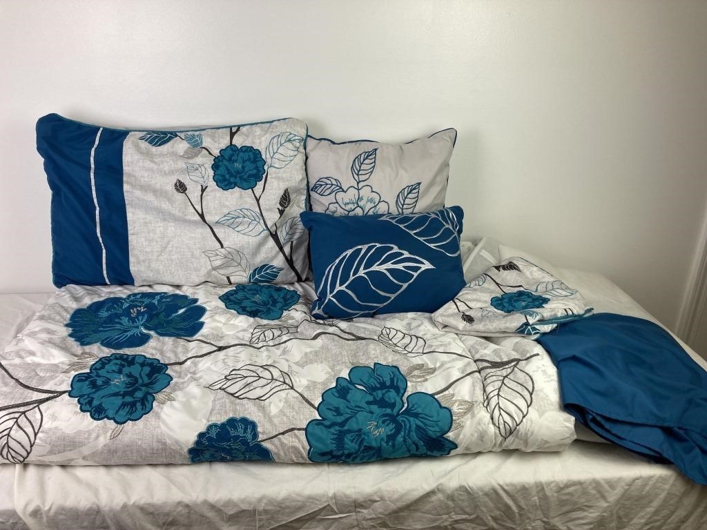 Turquoise and Gray Full/Queen 6 Piece Bedding Set