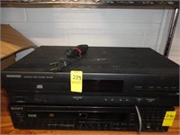 KENWOOD CD PLAYER - DP-491- PLUGS IN & LIGHTS UP