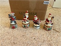 4 Santa trinkets with flip,top