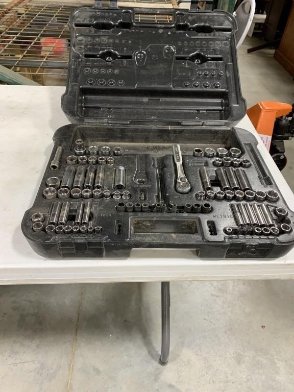 Craftsman socket set, several pieces are missing