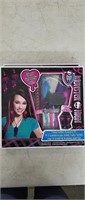 Monster High Freaky Feather Accessory Kit