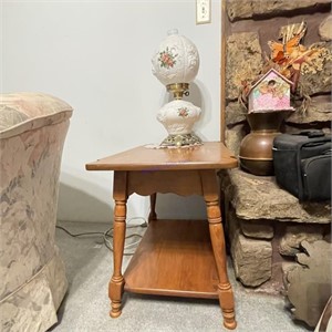 Maple End Table w/ Lamp on Right