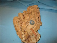 Spalding Vintage Leather Baseball Glove