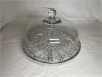 Glass cake plate with done lid