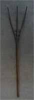 AMERICAN GOTHIC STYLE HAY FORK 60" LONG