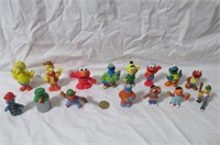 figurines vintage Sesame Street dont Elmo et