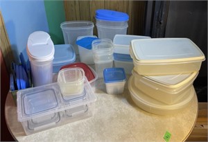 Tupperware & plastic container lot