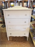 Vintage White 4-drawer Chest Dresser