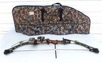 HOYT HUNTING BOW AND BAG