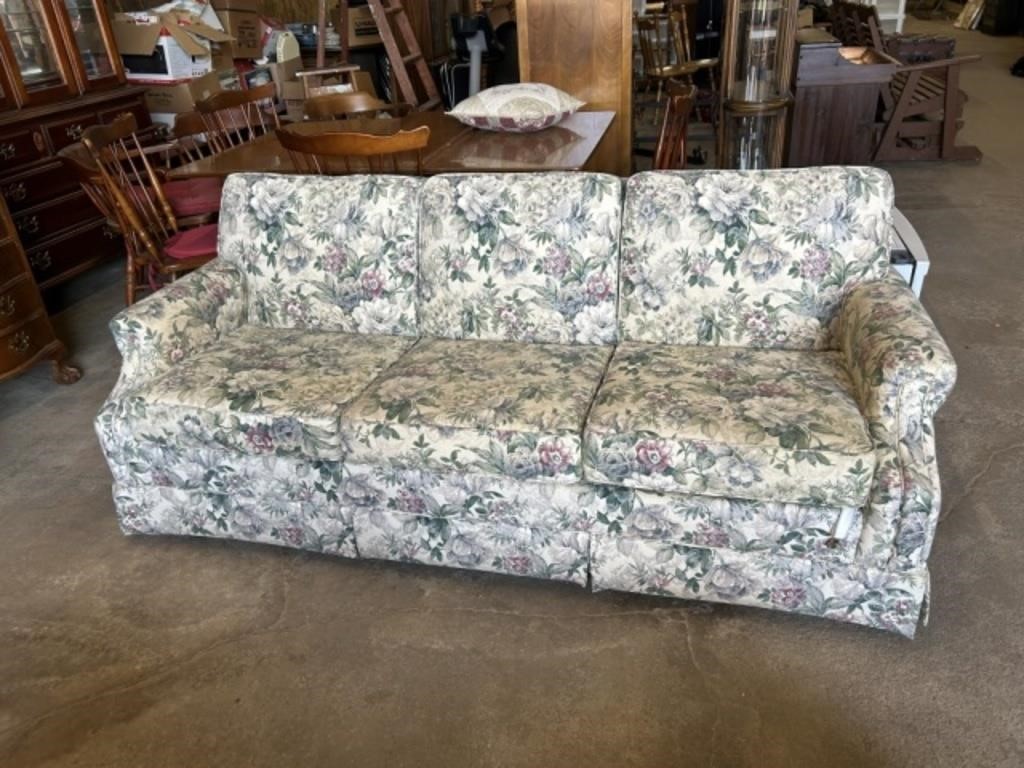 FURNITURE,COLLECTIBLES ONLINE AUCTION
