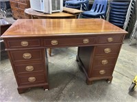 NICE DESK