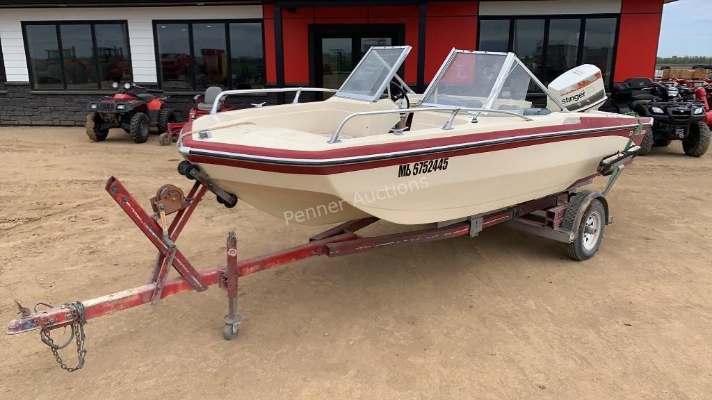 Glastron 15-FT Ski & Fish Boat w/ Trailer