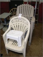6 PLASTIC LAWN CHAIRS  & SMALL STOOL