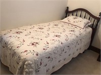Twin Bed w/ Bedding (Quilt, Pillow Shams, Sheets)
