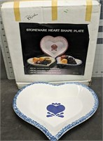 Stoneware heart shape plate