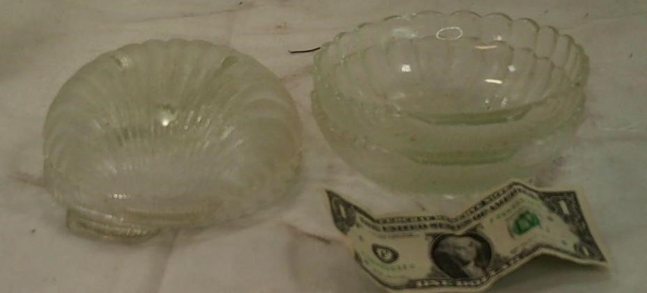 shell shaped serving bowl's