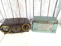 (2) Vintage Radios Silvertone & Zenith