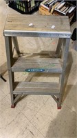 Warner aluminum three step folding step ladder