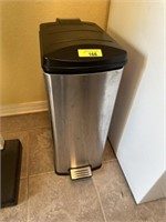 Hands free trash can