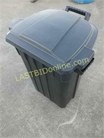 Outdoor Trash Can with Lid