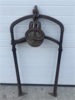 Hay fork & wood pulley