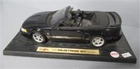 Maisto 1999 Mustang GT Convertible Diecast Car on