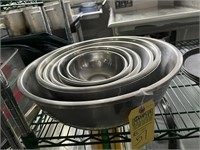 ASSORTED STAINLESS STEEL MIXING BOWLS