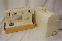 Singer Sewing Machine Merritt 4538 in case