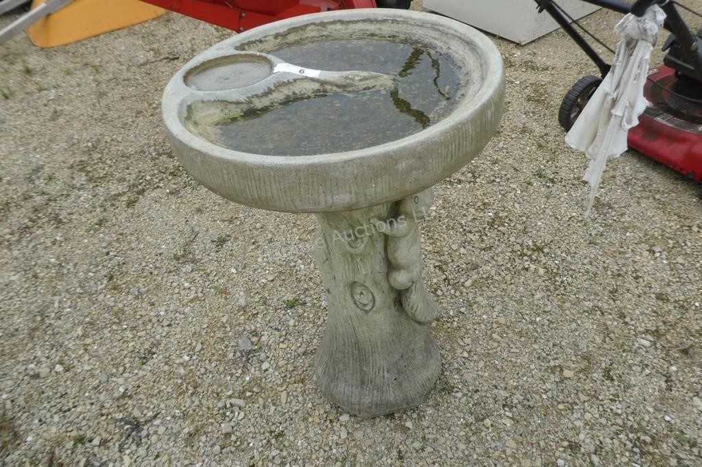 Bird Bath - Concrete